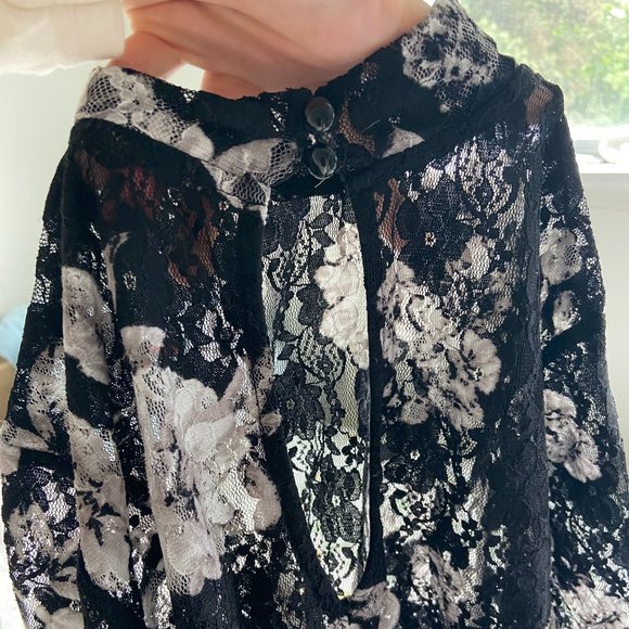 GUESS black and white long sleeve lace bodysuit - Picture 4 of 4